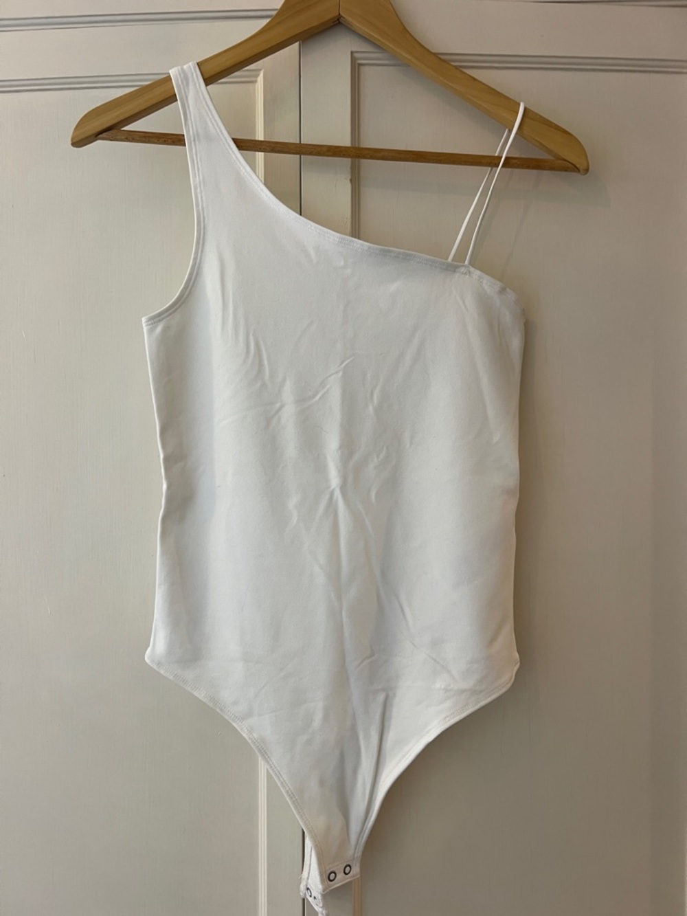 Abercrombie & Fitch White Asymmetric One-Shoulder Bodysuit